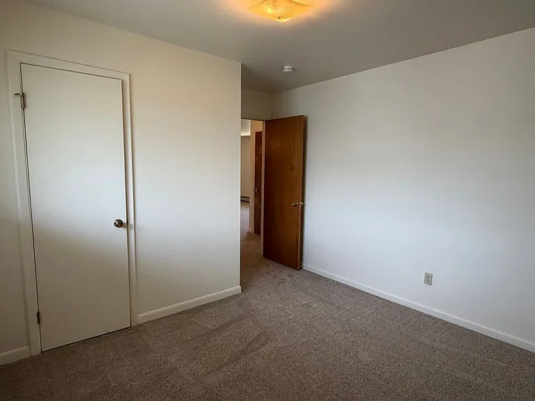 3101 E Locust St — Photo 11