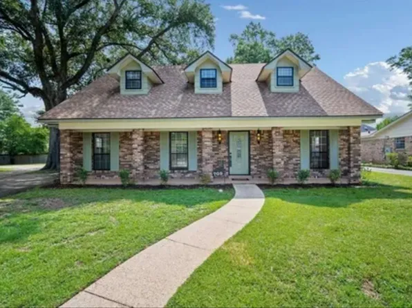 709 Oak Field Dr, Mobile, AL 36609