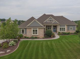 W239N7737 Majestic Pl, Sussex, WI