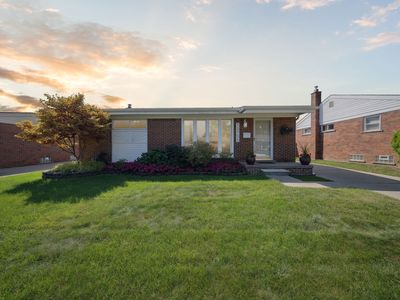 13759 Peach St, Southgate, MI, 48195