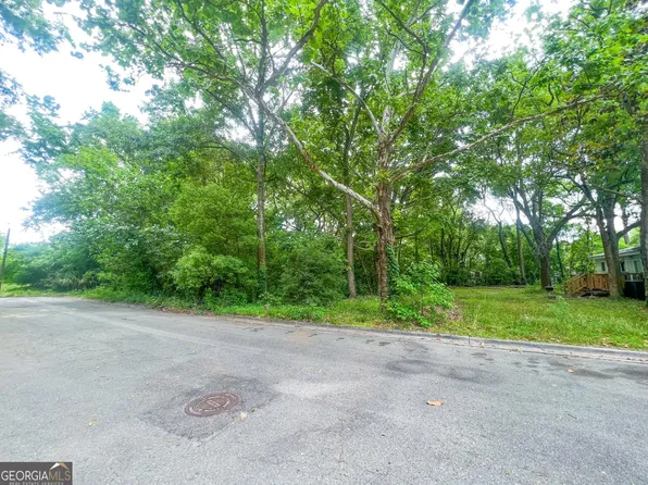 1913 Essex Ave, Savannah, GA 31405