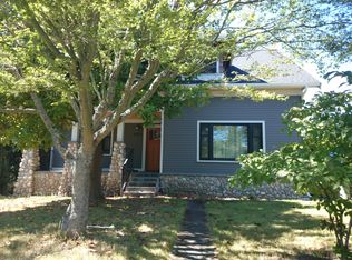 8427 32nd Ave SW, Seattle, WA 98126