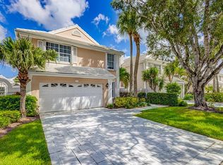 17 Selby Ln, Palm Beach Gardens, FL 33418