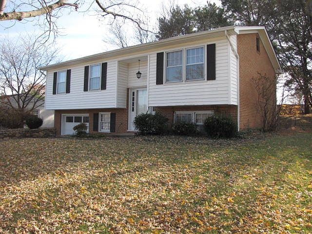 1st image of 1023 Almond Dr