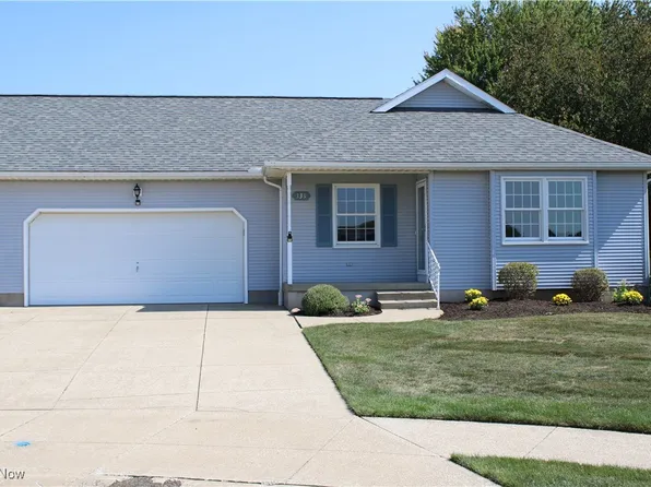 333 W Heatherwood Dr, Barberton, OH 44203