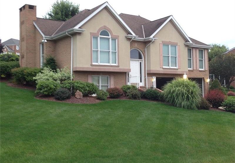 1st image of 215 Rosewood St