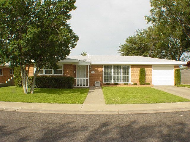 1st image of 2203 Walnut Ave
