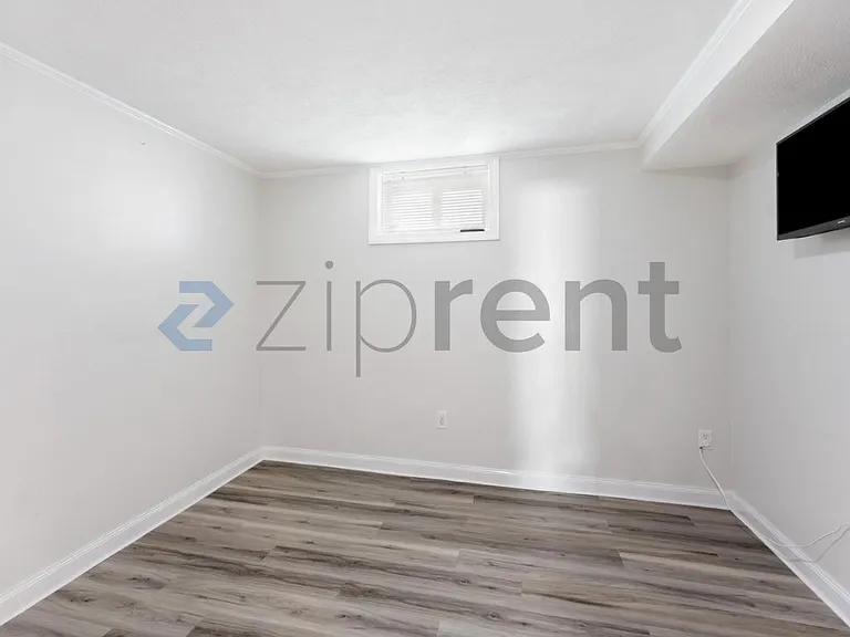 371 Salem St — Photo 18
