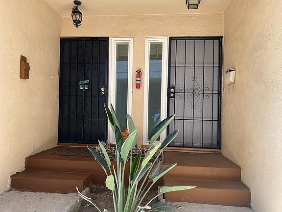 3rd image of 10703 S Van Ness Ave #2