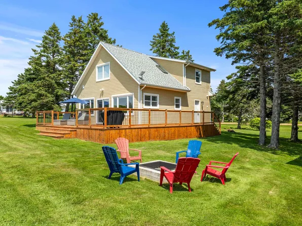 100 Sandy Cove Rd, Canoe Cove, PE C0A 1H7