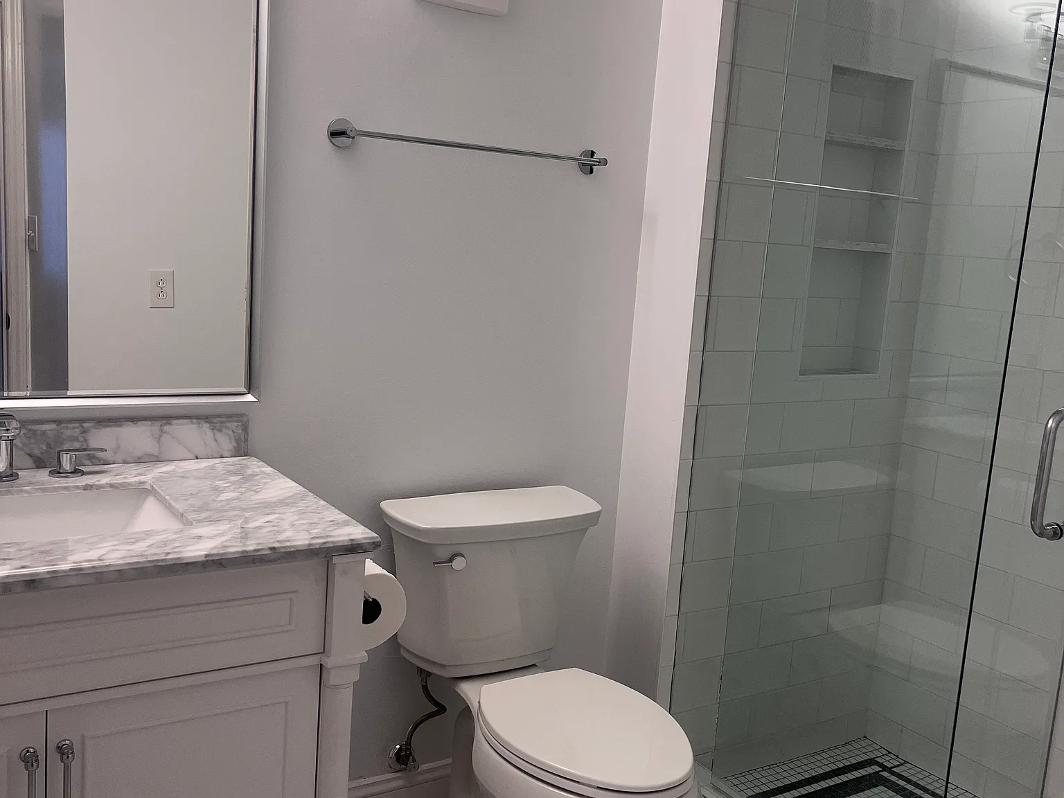 2 bed, 1.5 bath, 1057 sqft, $2,000 — Photo 4