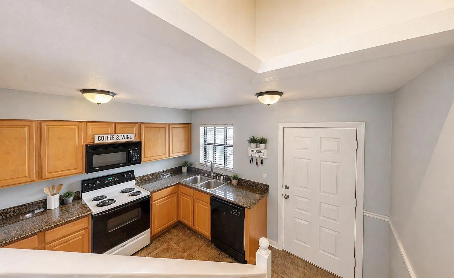 2 bed, 1.5 bath, 1079 sqft, $1,850 — Photo 4