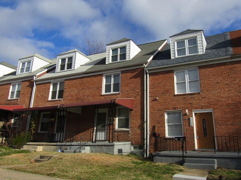 2nd image of 3206 Lake Ave