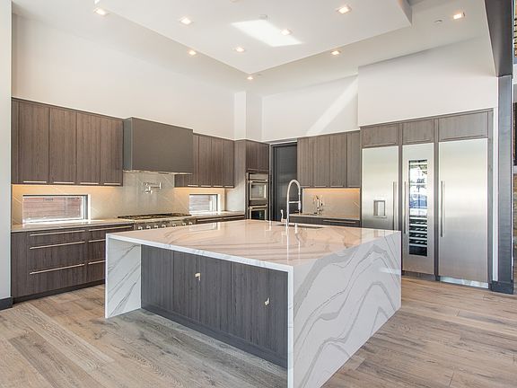 3rd image of 9352 Heartwood Dr