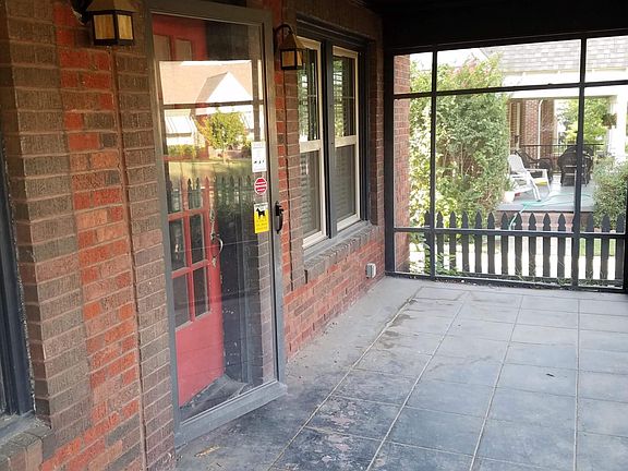 2nd image of 812 S Knoxville Ave