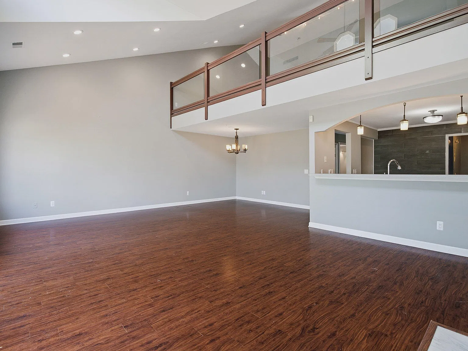 3 bed, 3.0 bath, 2242 sqft, $2,800 — Photo 4