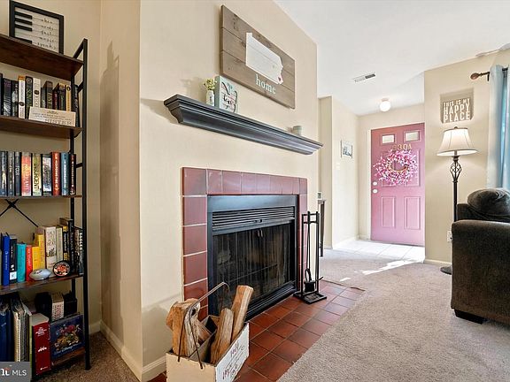 5th image of 630 Palmer Ln