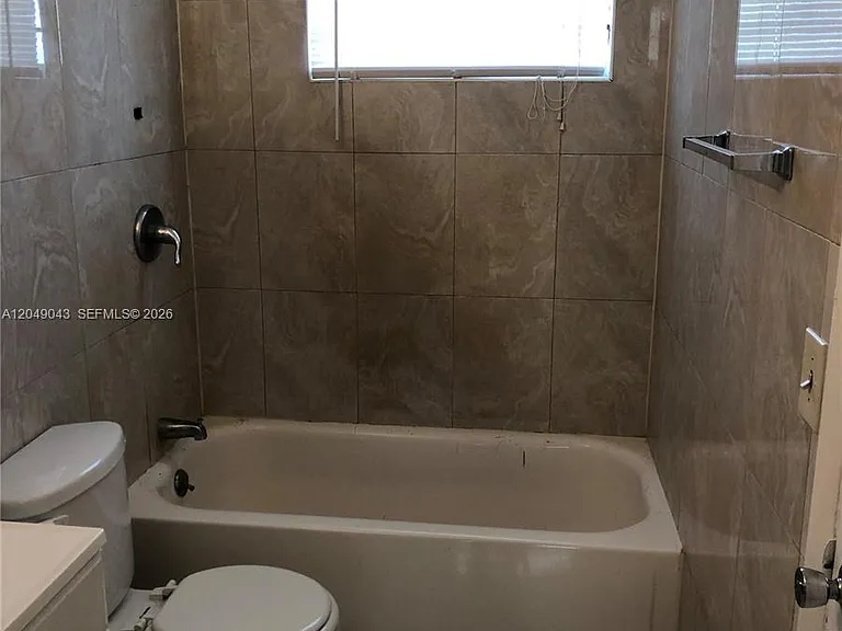 13215 NE 6th Ave #103 — Photo 8