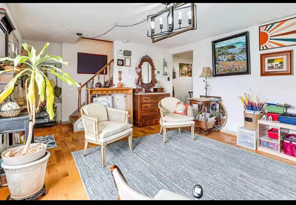 Partridge Wood Dr, Germantown — Photo 2