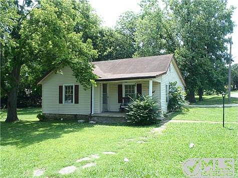 2nd image of 411 Fairview Dr