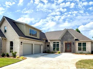 112 Allens Way, Florence, AL 35634