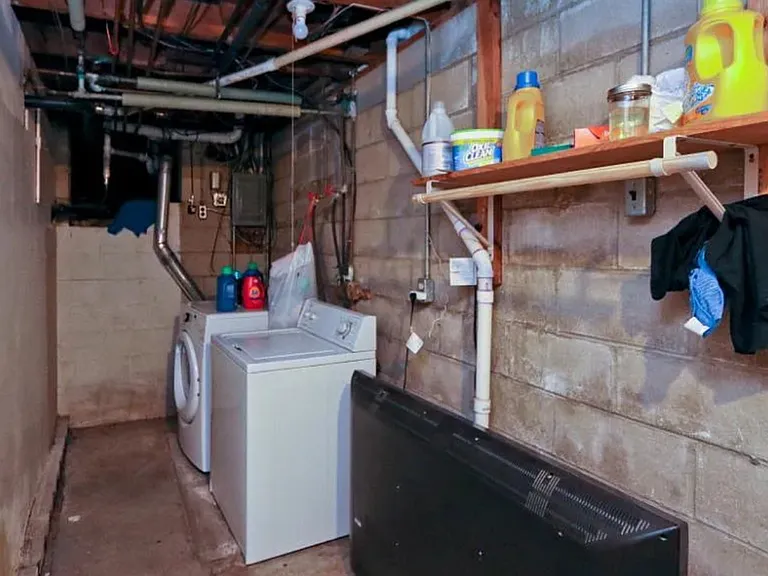 609 Water St S #3 — Photo 7
