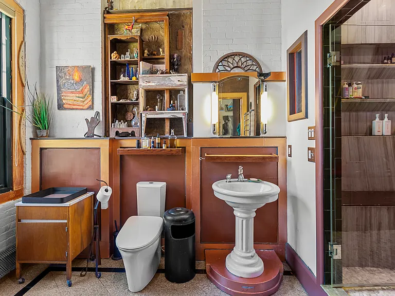 532 Kinsley Ave #205 — Photo 35