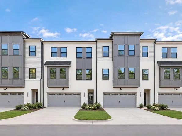 723 Mildred Oaks Ct, Cary, NC 27519