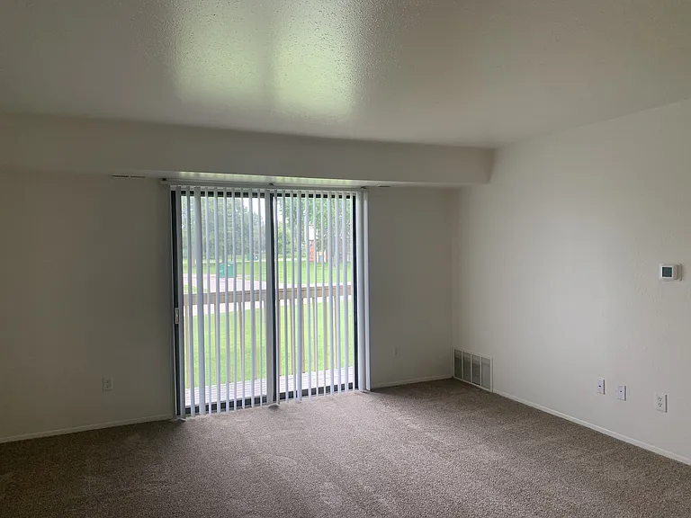 Windsor Place Apartments — Photo 60