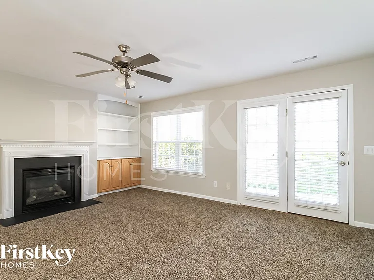 2487 Somerset Place Dr — Photo 3