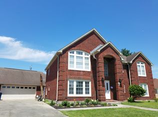 2806 Edgemont Ln, Nederland, TX 77627