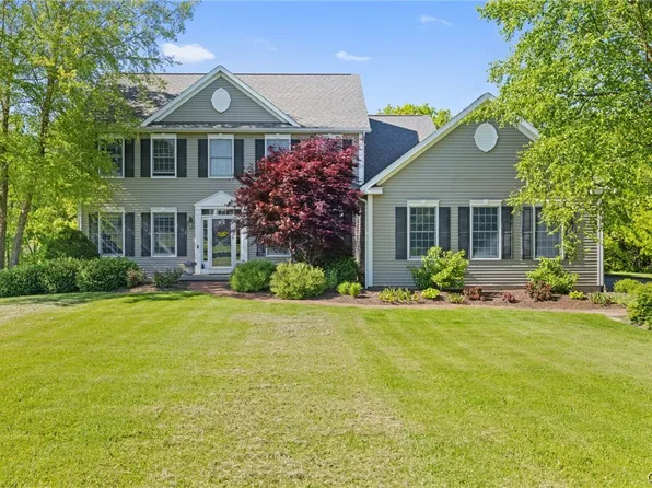 7 Calemad Dr, Auburn, NY 13021