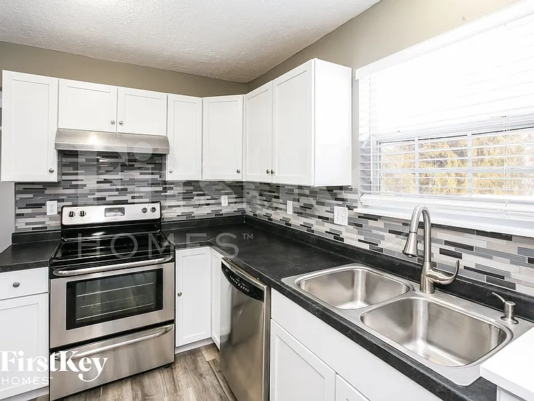 11142 Baycreek Dr — Photo 5