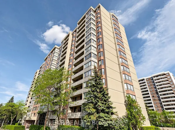 5 Lisa St #510, Brampton, ON L6T 4T4
