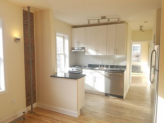 2nd image of 3112 34th St APT 1R