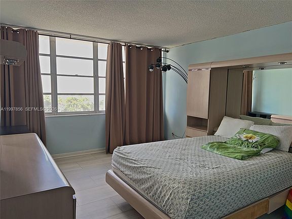 4th image of 1801 S Ocean Dr APT 934