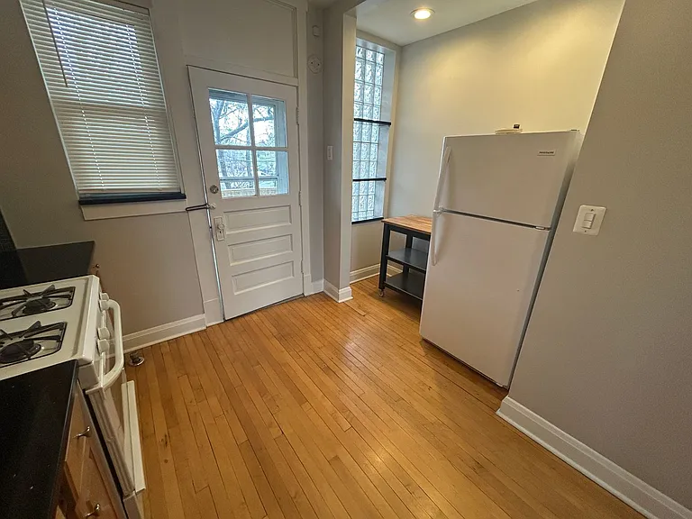 7422 West Madison Street — Photo 2