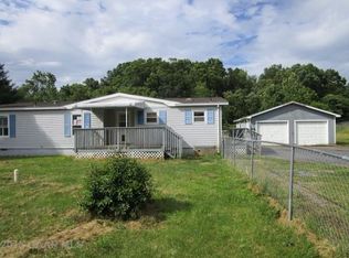 82 Cary St, Grottoes, VA 24441