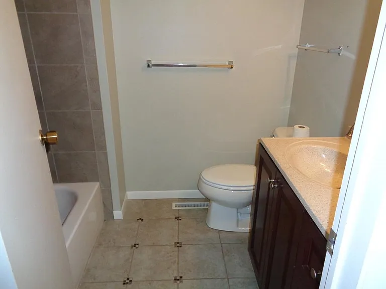 2400 E Wheeler Rd — Photo 6