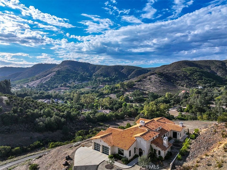 1st image of 43754 De Luz Rd