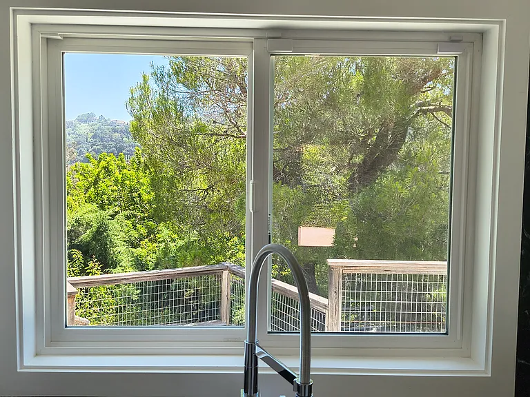 2828 Benedict Canyon Dr — Photo 27