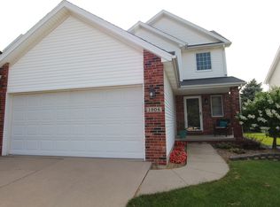 1904 Vladimir Dr, Bloomington, IL