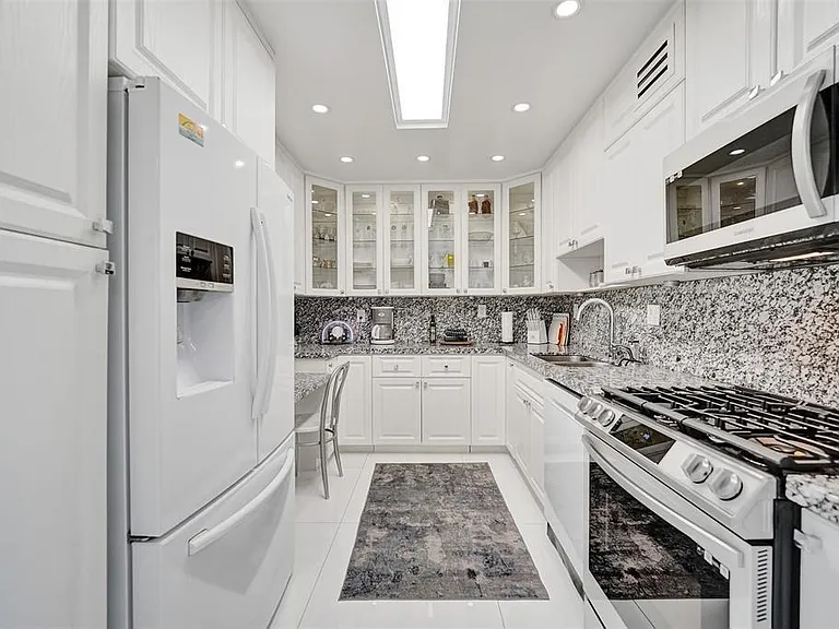 2030 S Ocean Dr #510 — Photo 4