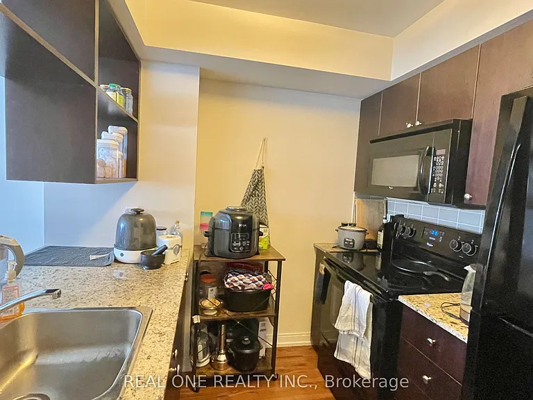 151 Village Green Sq #2509 — Photo 8