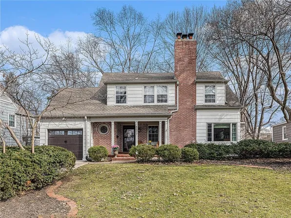 5627 Tahoe Ln, Fairway, KS 66205