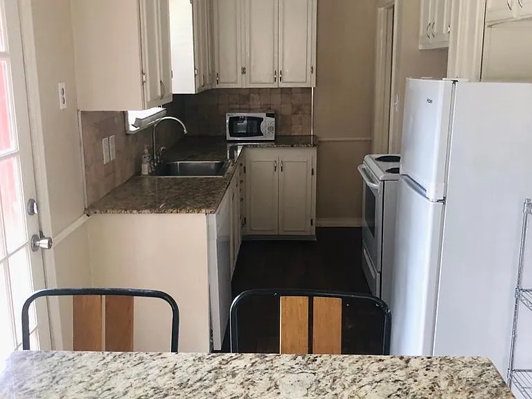 1127 W Wilshire Blvd — Photo 7