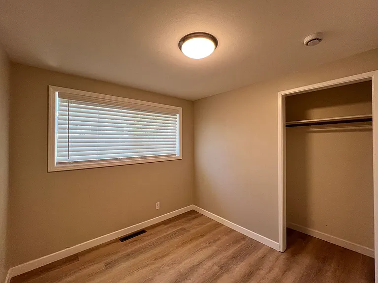 324 N Central Dr — Photo 21
