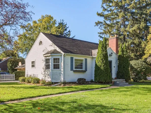 22 Berger Rd, Saginaw, MI 48602