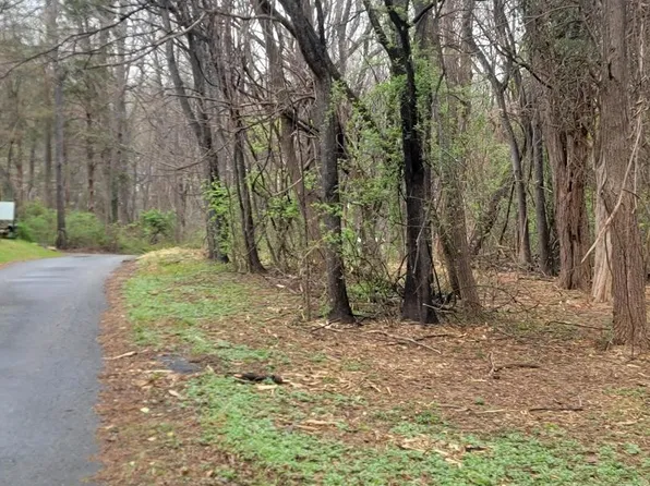 Winfield Rd, Fairfax, VA 22030