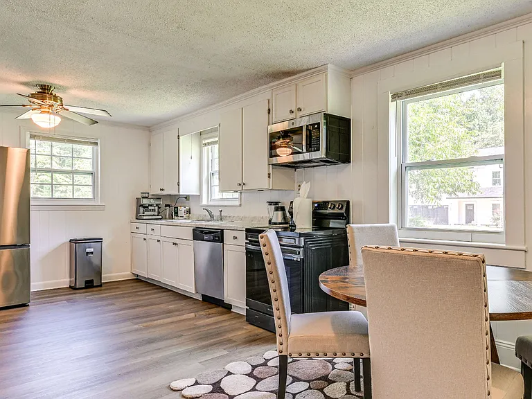 611 Austin Dr — Photo 10